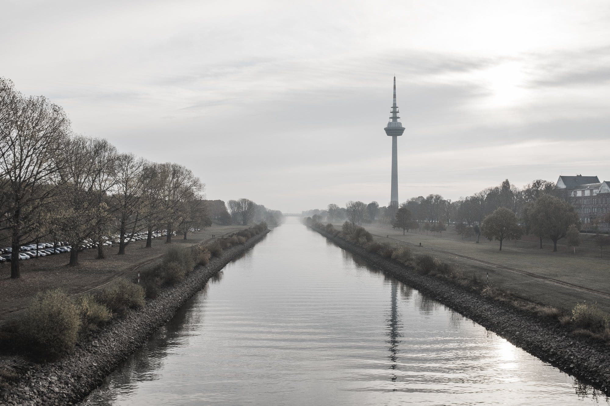 Mannheimer Fernmeldeturm – morgens
